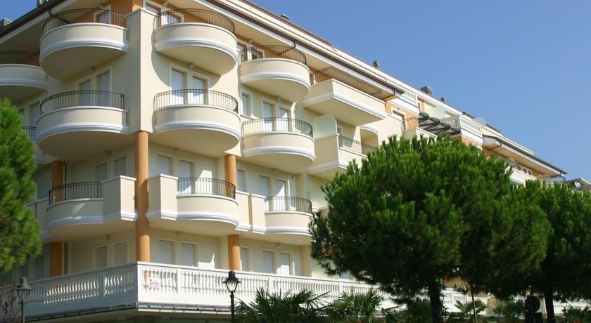 Residence Il Tulipano Риччоне Экстерьер фото